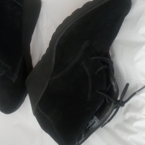 White Mountain Booties - Picture 5 of 8